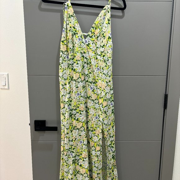Urban Outfitters Floral Midi Dress - Green and White - Picture 3 of 10